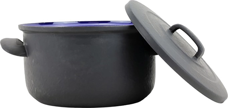 Temno moder emajl za enakomerno kuhanje