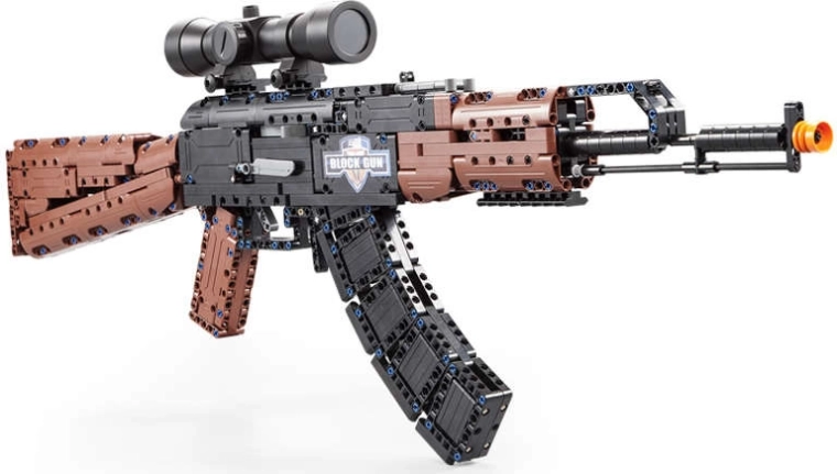 Trdna konstrukcija za igro in razstavo