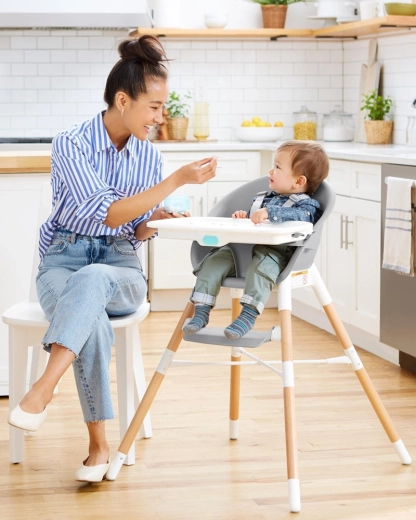 Enostavno čiščenje in odstranljiv pladenj za pomivalni stroj