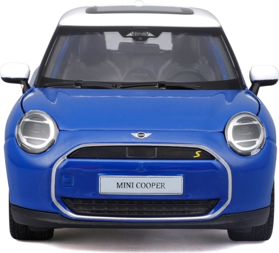 Realistično izdelan Mini Cooper SE