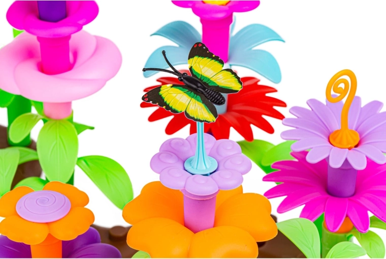 Extra decoration: butterflies and colorful details