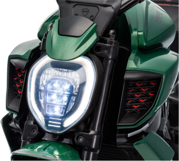 Svetel LED žaromet za vidnost