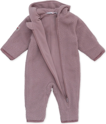Chin protection and hood for higher comfort