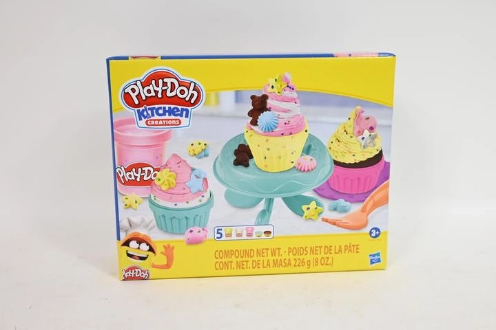 Play-Doh Kitchen Creations set za ustvarjanje cupcakeov