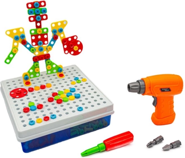 Screwing supports fine motor skills and precision