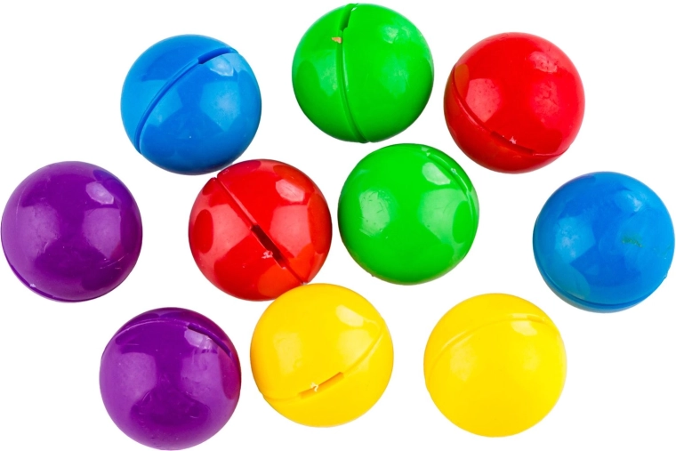 Bold colors and playful learning for children from 3 years