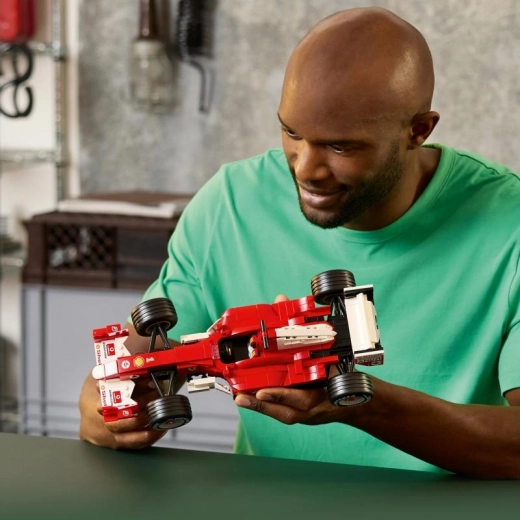 Delujoče krmiljenje in realističen kokpit