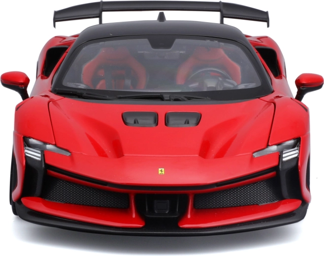 Zvest prikaz zunanjosti in notranjosti