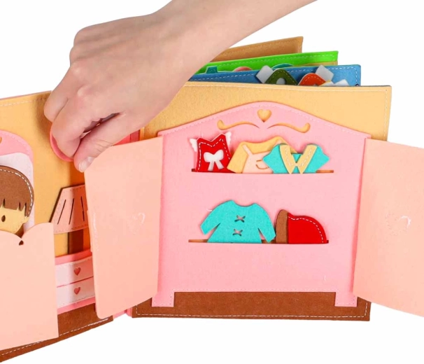 Movable elements for little hands
