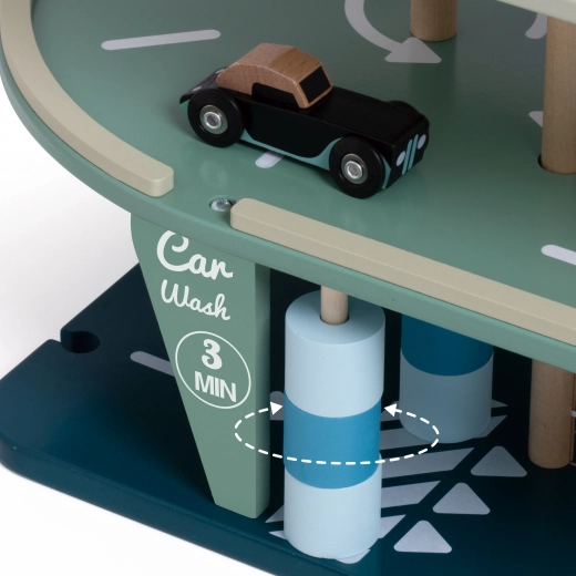 Avtopralnica in bencinska postaja za realistično igro