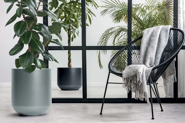 Sodoben mat videz v antracitu