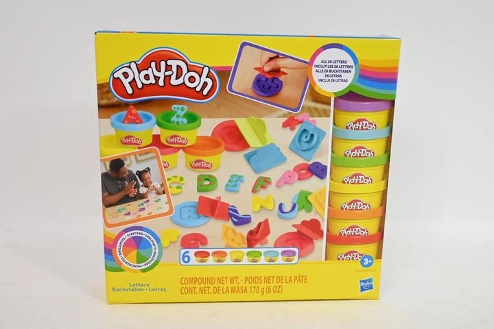 Play-Doh modelirna – abeceda, 6 lončkov in 26 štampiljk