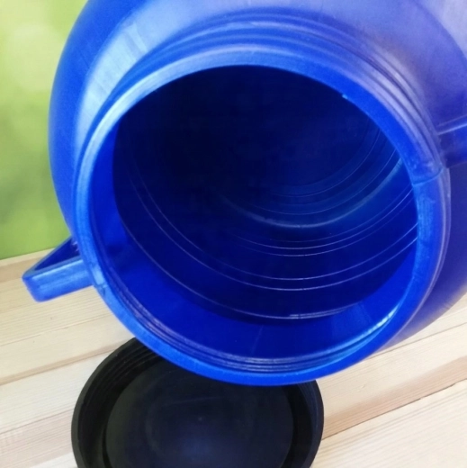 Širok vrat za enostavno polnjenje in čiščenje