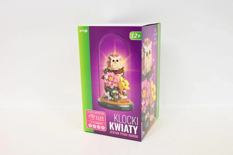 Building set under a transparent dome – Owl