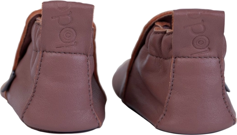 Smooth leather for easy care