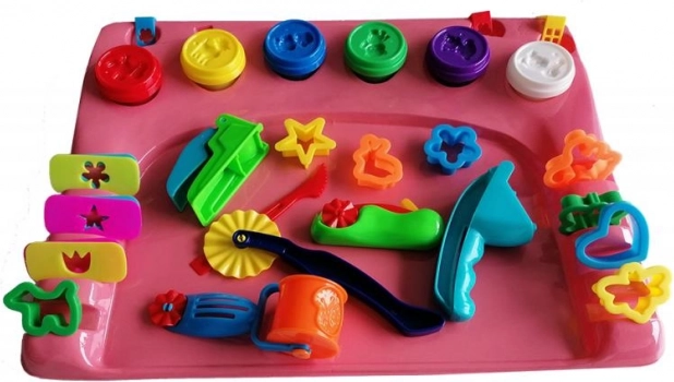 Modelo velika kuhinjska set z podlogo za modeliranje