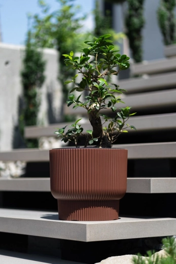 Lahek in odporen plast za notranjost in zunanjost