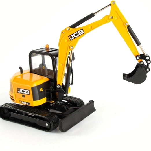 Rubber tracks and front dozer blade for stable movement