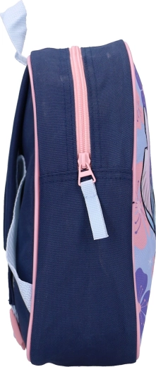 Spacious main zip compartment