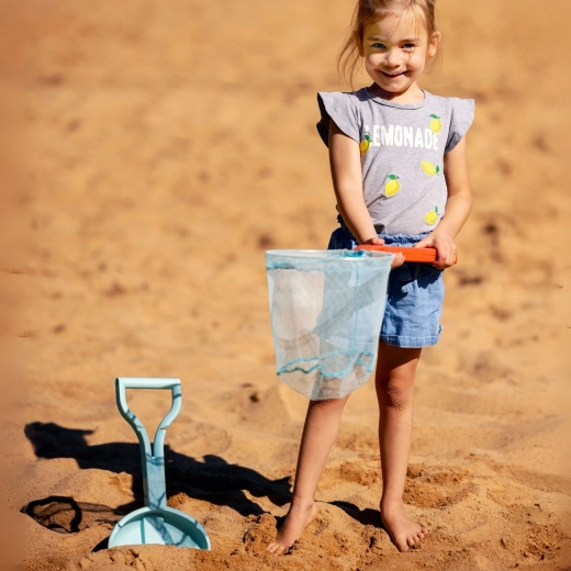 Kompakten 2v1: lopatka in mrežica