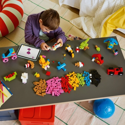 Aplikacija LEGO Builder s 3D prikazom modelov