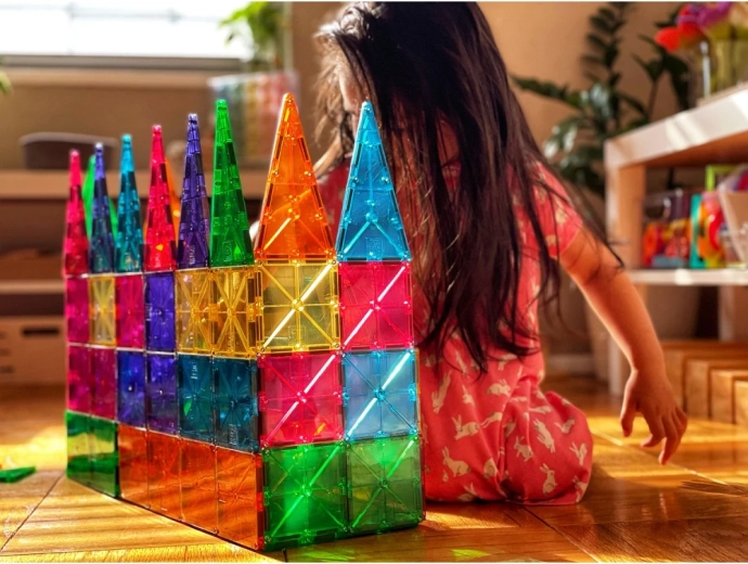 Združljivo z vsemi konstrukcijami Magna-Tiles