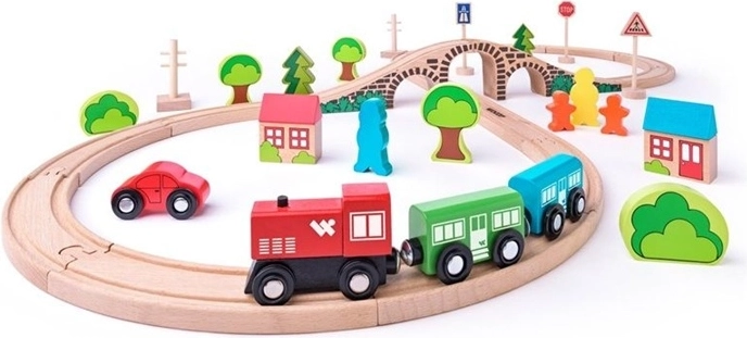 Woody wooden train set in a figure-eight layout with 40 pieces