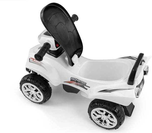 Praktičen predal pod sedežem