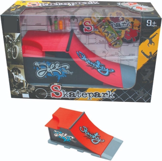 Komplet skateparka s poševno rampo, railom in fingerboardom
