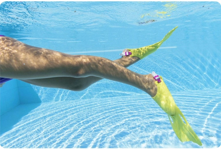 Hitrejše plavanje s plavutmi