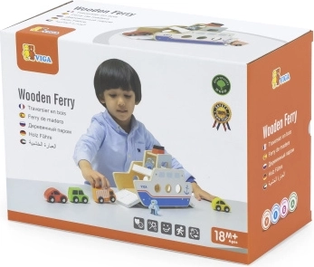 Leseni trajekt z avtomobilčki in posadko