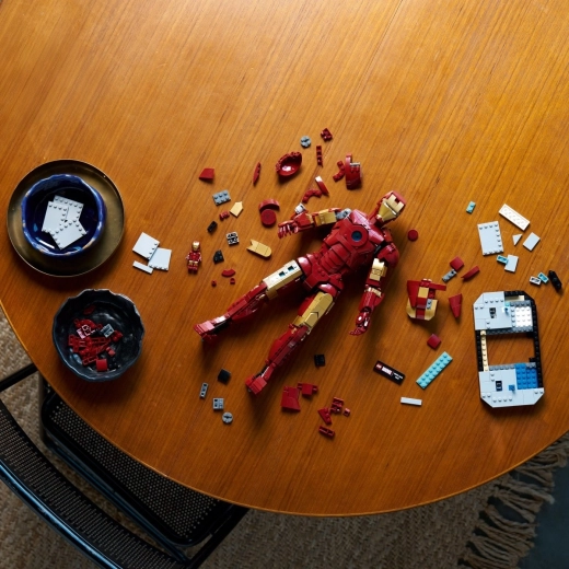 Nastavljiva zbirateljska figurica