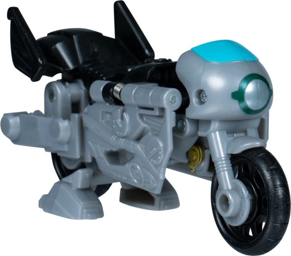 Dva načina zabave: motorno kolo in robot