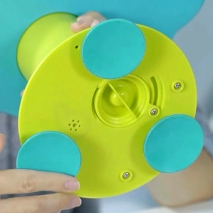 Easy attachment to the bathtub