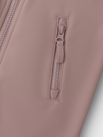Practical details: zippered pockets and thoughtful design
