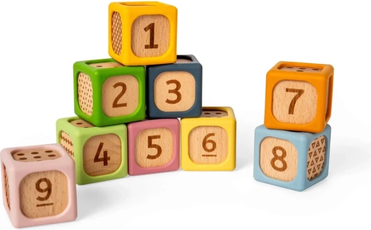 Bigjigs Toys lesene in silikonske razvrstitvene kocke (9 kosov)