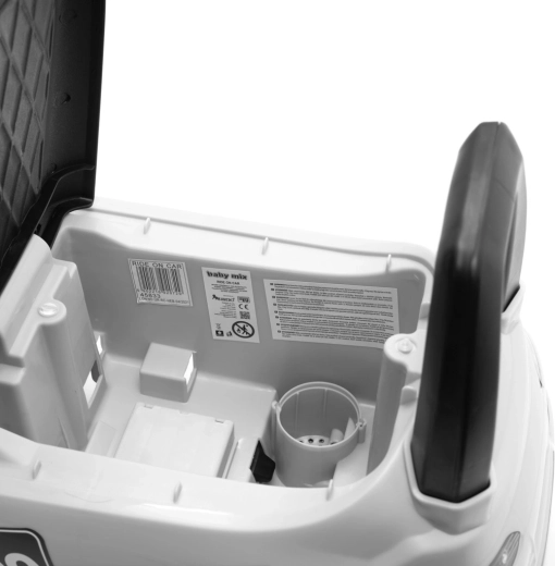 Shranjevalni prostor pod sedežem