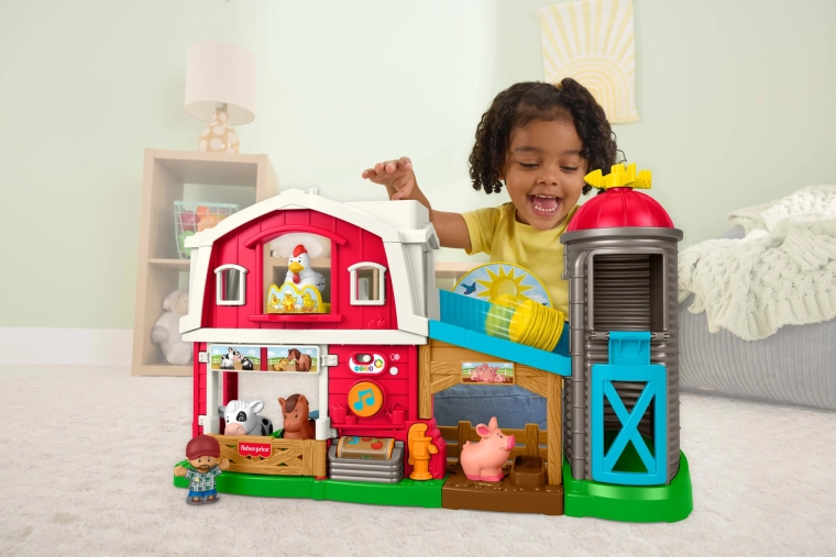 Dvonadstropna skednja s silosom in rampo