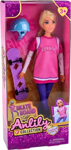 Skateboard in čelada v pakiranju