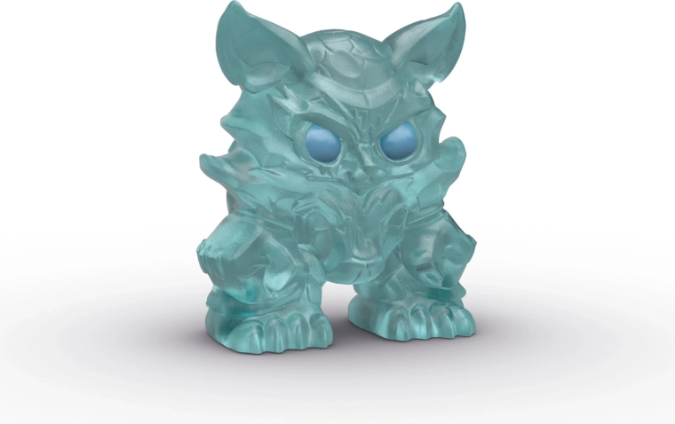 Prozorna mini figurica pripravljena na akcijo