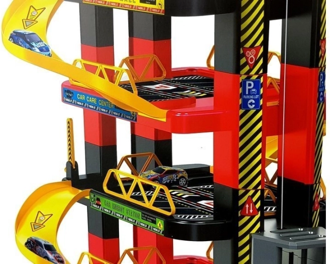 Pet nadstropij zabave in dolge klančine