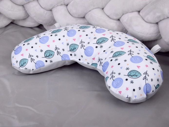 Knitted bumper and support pillow