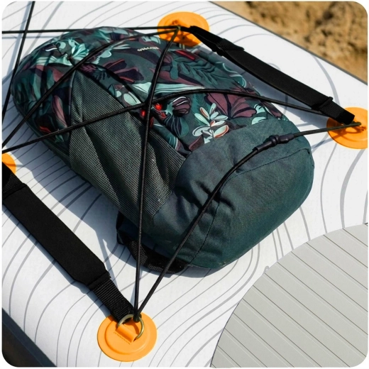 Sprednji bungee prostor za opremo