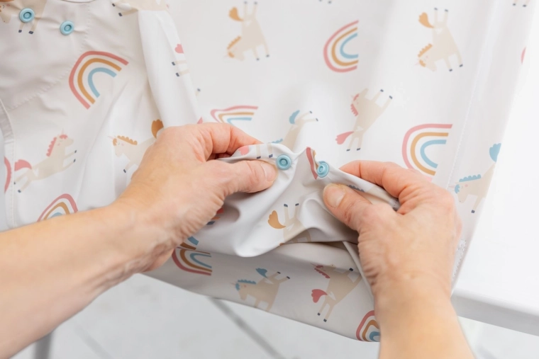 Comfortable adjustment with poppers
