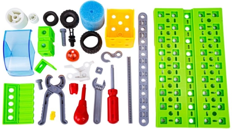 Screwing and assembly for little builders
