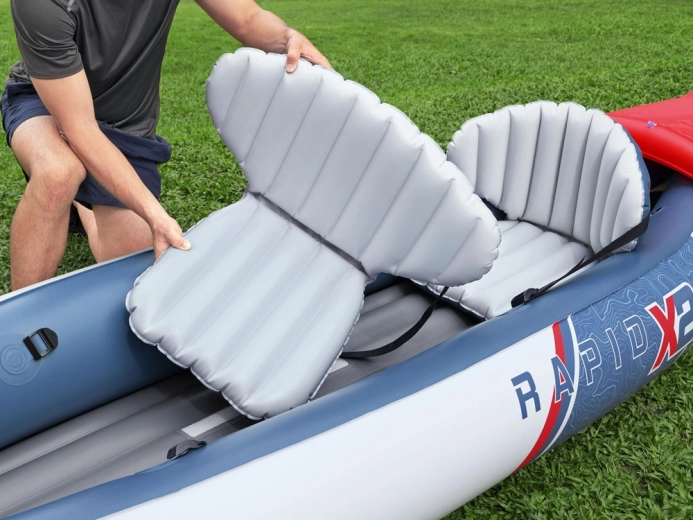 Udobna napihljiva sedeža z naslonjali