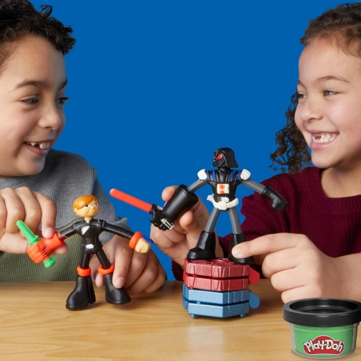Dve gibljivi figurici Star Wars