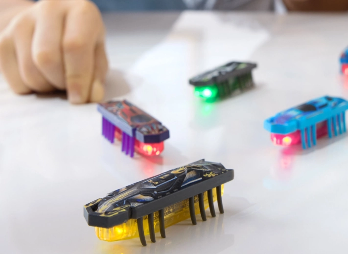 Dve vrsti robotov v enem paketu