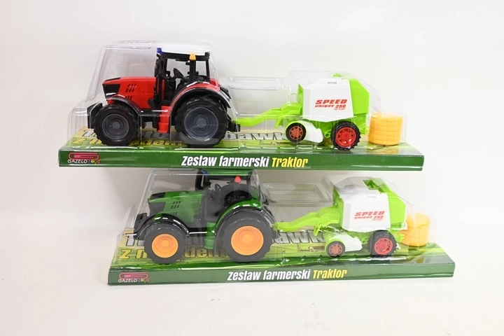 Traktor s kmetijskim strojem