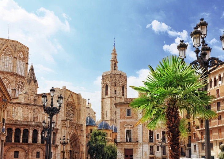 RAVENSBURGER sestavljanka Trg Device Marije 1000 koščkov